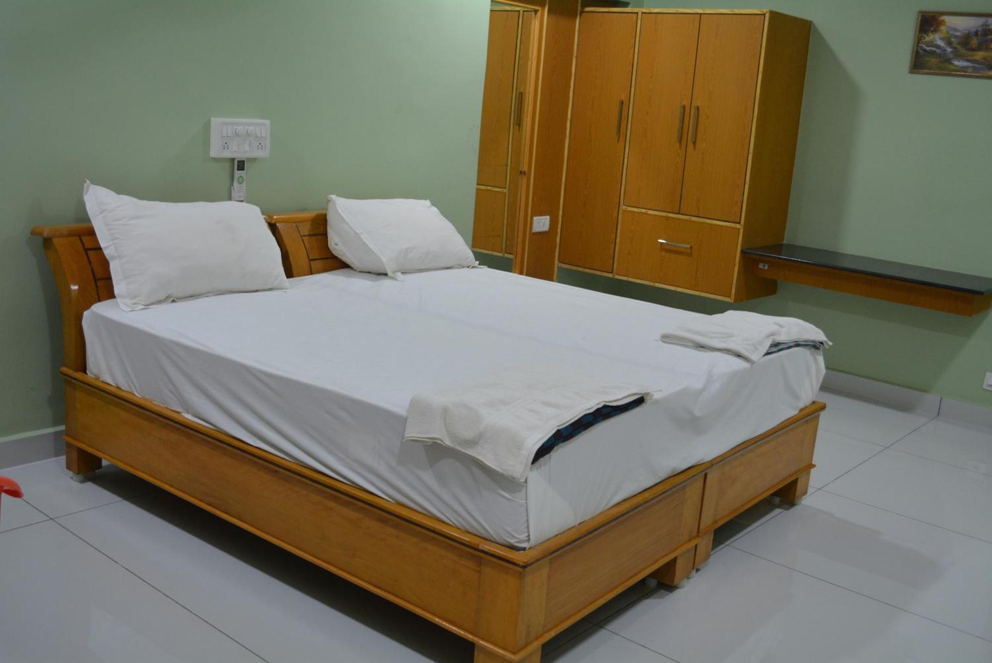 Yanam Resorts Exteriör bild