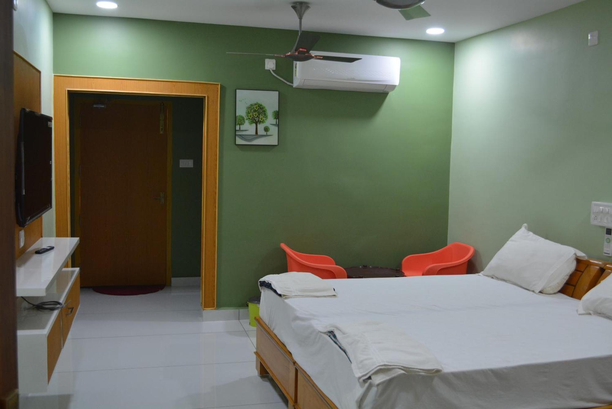 Yanam Resorts Exteriör bild