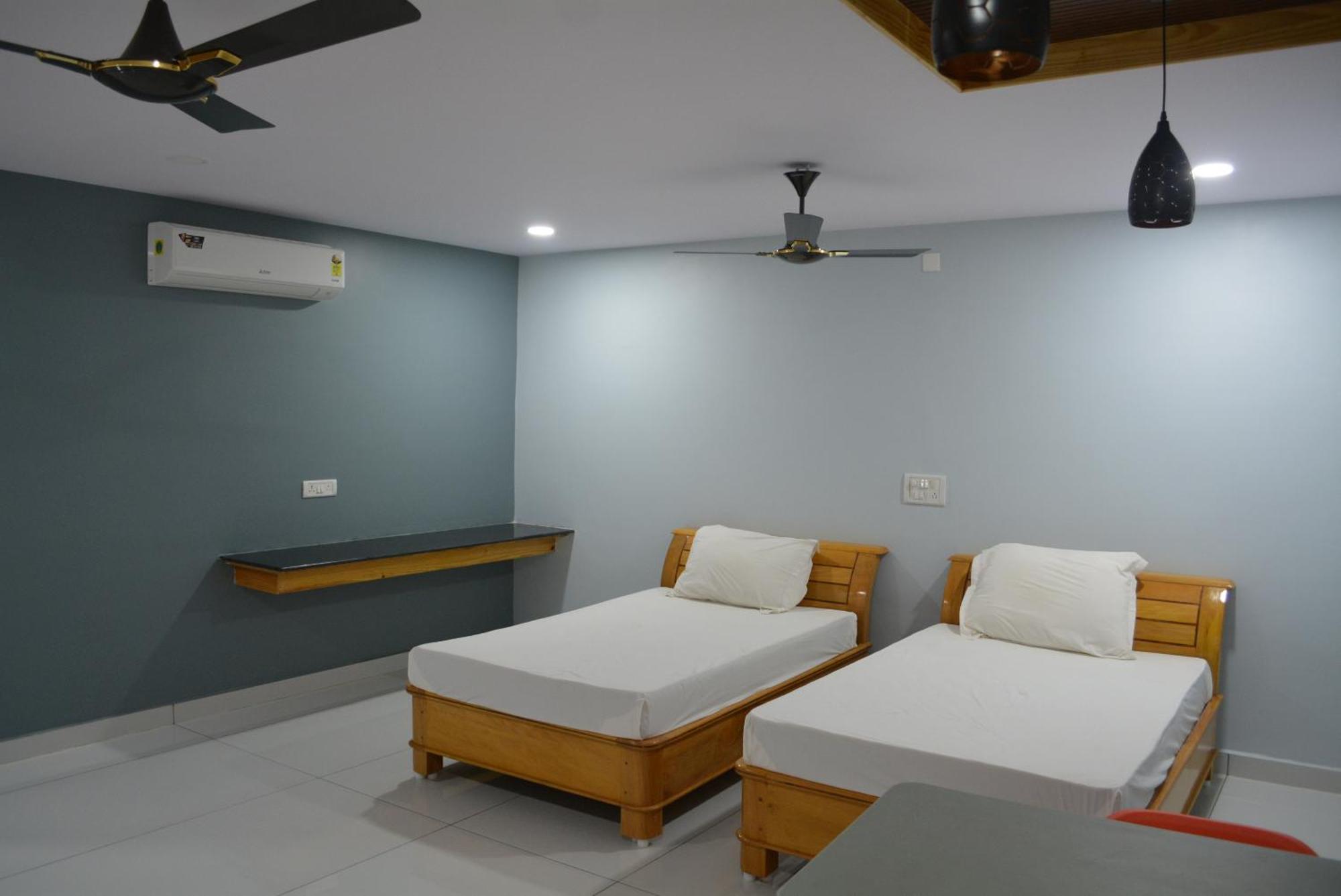 Yanam Resorts Exteriör bild