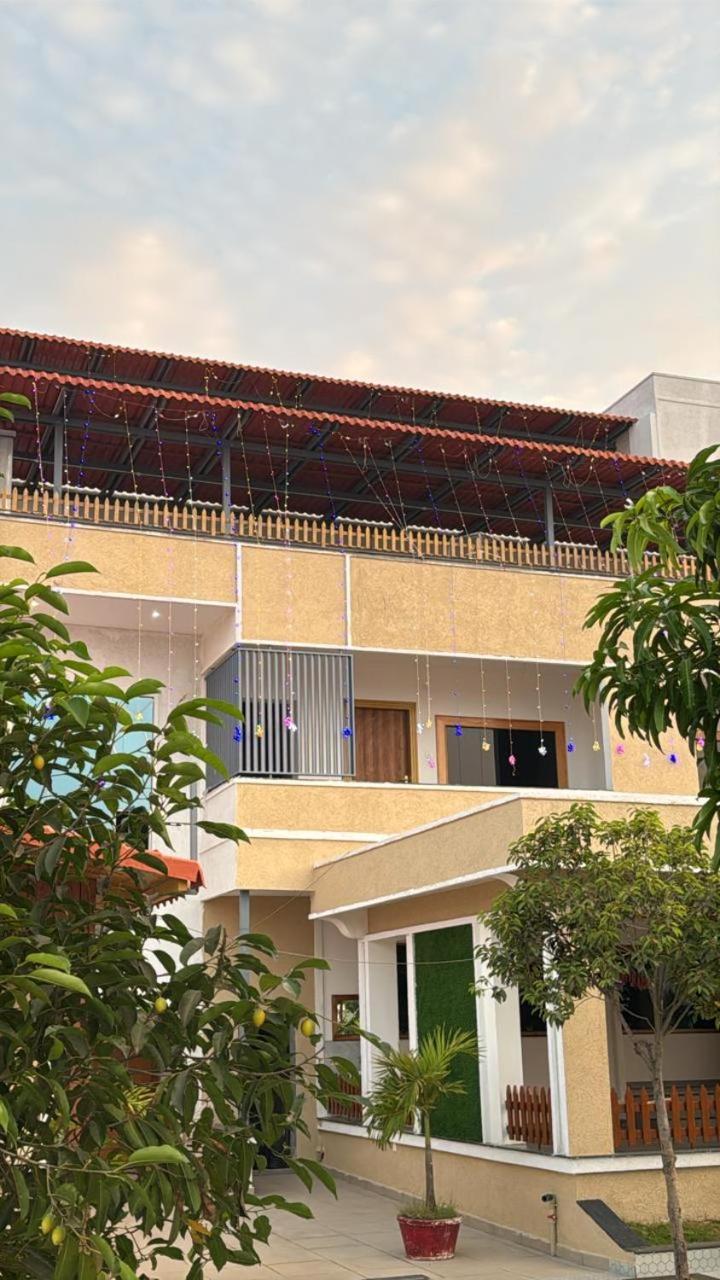 Yanam Resorts Exteriör bild